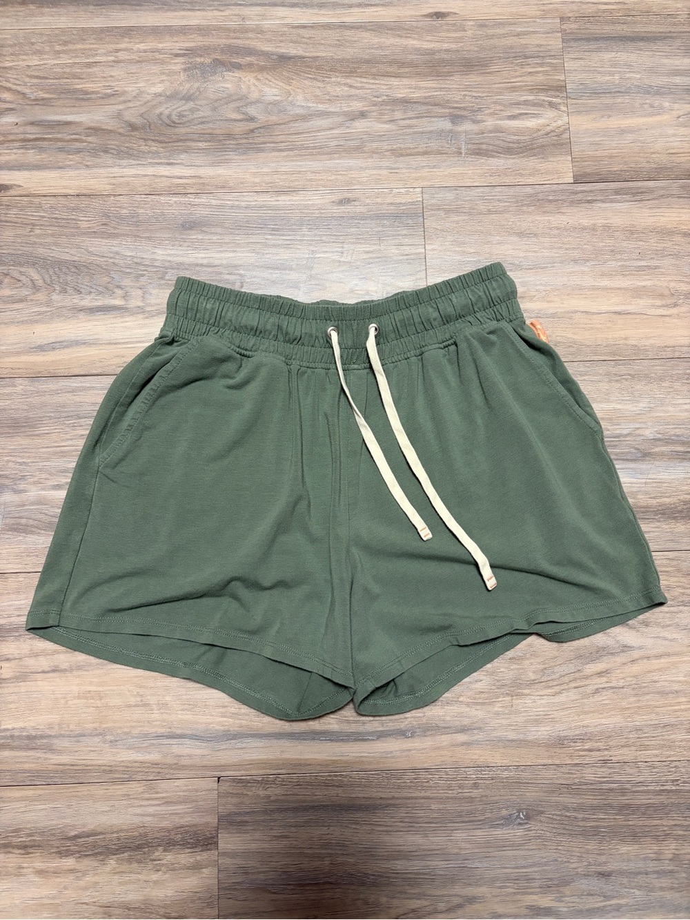 Magnolia Olive Green Lounge Set T Shirt & Shorts Pocket Tee XS - Picture 6 of 8